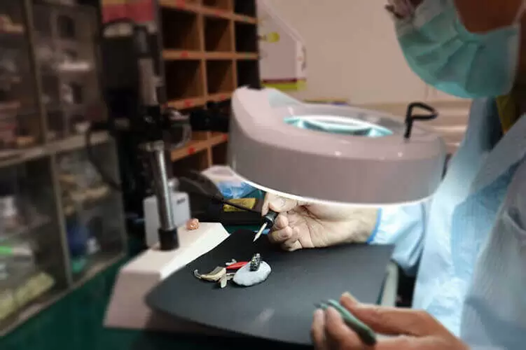 ซ่อมเครื่องช่วยฟัง ล้าง ลด อบ เครื่องช่วยฟัง ดูแลเครื่องช่วยฟัง